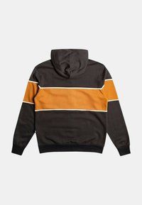 Sudadera con capucha en negro con rayas horizontales en naranja y blanco. Textura suave, puños y dobladillo acanalados. Diseño simple, sin hardware visible.