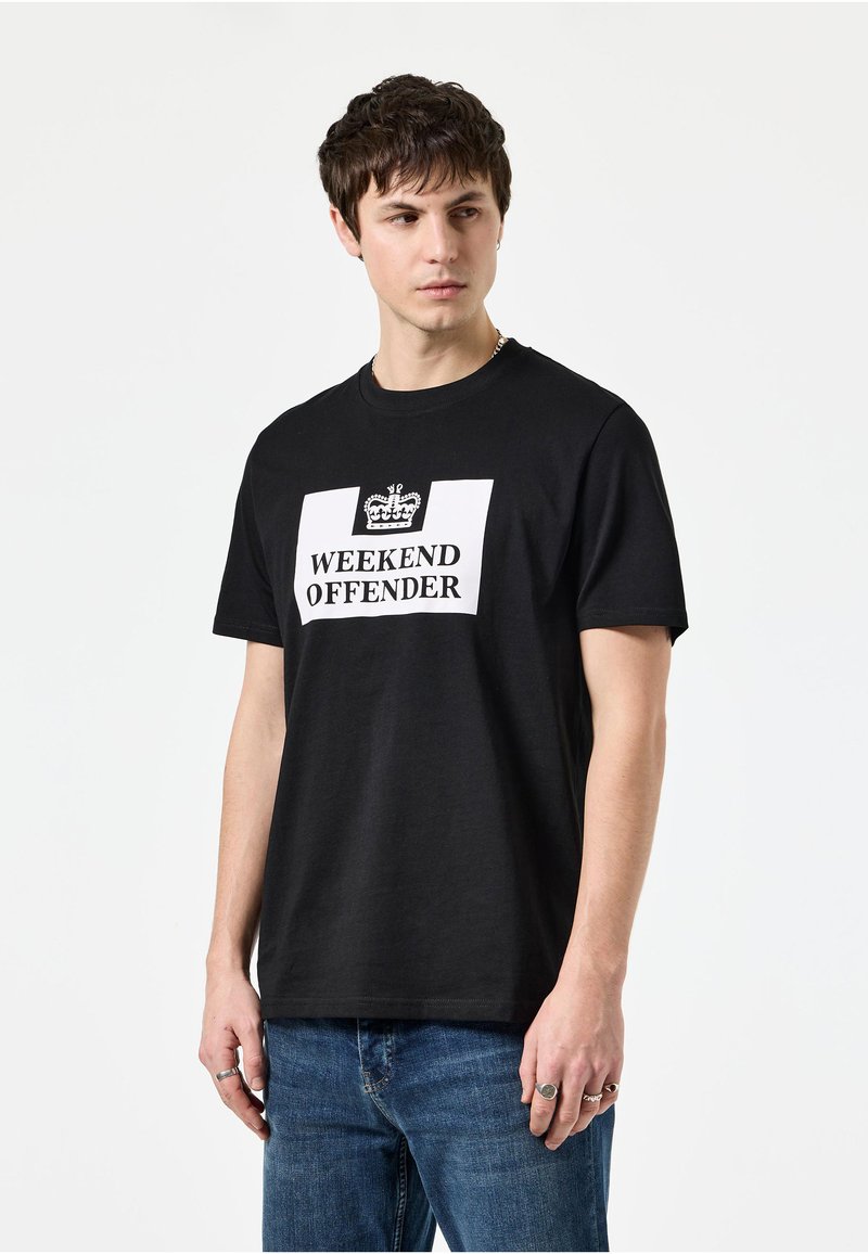 Weekend Offender PRISON - Nyomott mintás póló - black