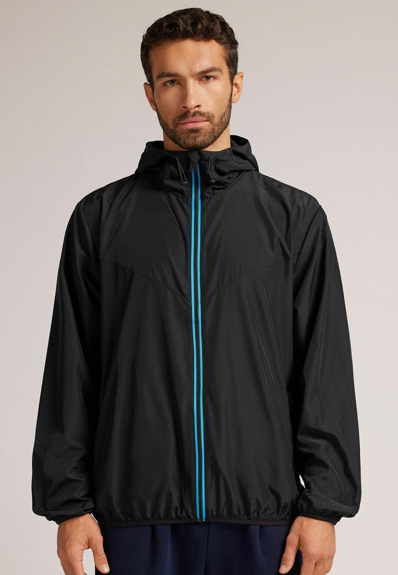 IUMAN Intimissimi Uomo Lichte jas - black