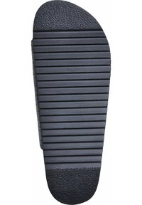 Sorte gummisandal sål med tekstureret overflade og vandrette riller for bedre greb. Formen er let afrundet ved tåen.