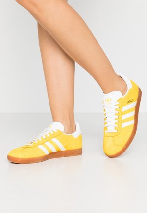 Baskets basses - yellow