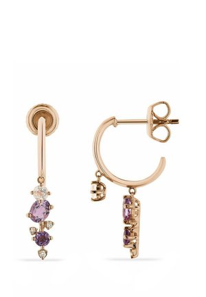 Ohrringe aus Roségold mit einem Hoop-Design, an dem lavendelfarbene und klare Edelsteine befestigt sind, die eine Mischung aus ovalen und runden Formen zeigen.