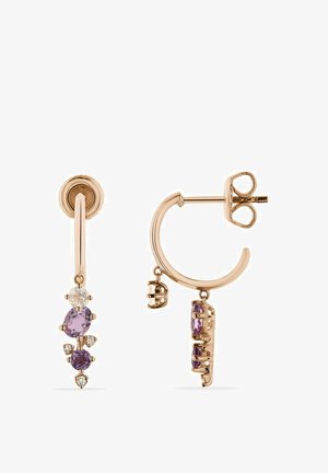 Ohrringe aus Roségold mit einem Hoop-Design, an dem lavendelfarbene und klare Edelsteine befestigt sind, die eine Mischung aus ovalen und runden Formen zeigen.