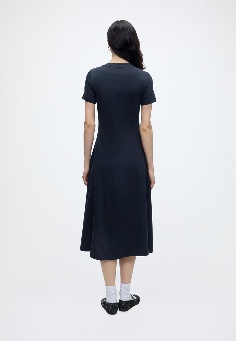 Tommy Hilfiger INTERLOCK KNIT MIDI FIT AND FLARE DRESS - Jersey dress - dark night navy/dark blue - Zalando.ie Tommy Hilfiger INTERLOCK KNIT MIDI FIT AND FLARE DRESS - Jersey dress - dark night navy/dark blue - Zalando.ie