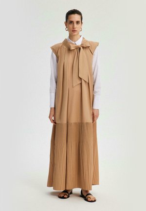 COLLAR TIED PLEATED - Maxi šaty - beige