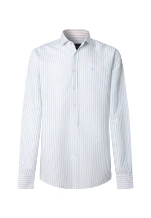 Hvid skjorte med lange ærmer og lyseblå lodrette striber, knappet foran og med klassisk krave, ingen synlig person eller baggrund.