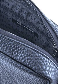 Armani Exchange Trousse - blu