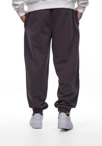 Dropsize EMBO V2  - Jogginghose - washed black