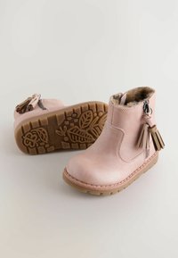 Next WIDE FIT- ZIP TASSEL  - Botas para la nieve - pink