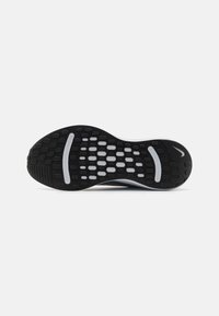 Nike Performance Scarpe da corsa su strada - white