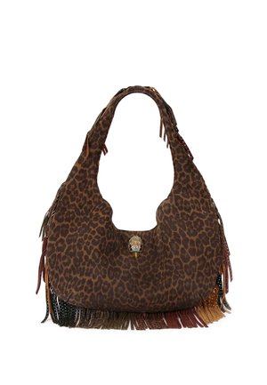 Sac hobo en daim marron à imprimé léopard, avec des accents frangés de plusieurs couleurs. Équipé de quincaillerie décorative à l'avant.