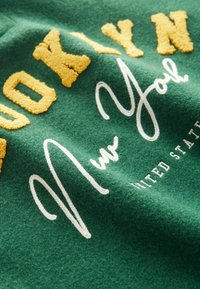 Next VARSITY - Nachtwäsche Shirt - green