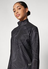 ONLY Play ONPSTEN LIFE WARM TOP  - Top dugih rukava - black/blue graphite