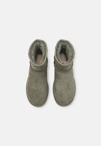 UGG CLASSIC MINI II - Talvesaapad - moss green