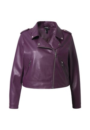 Giacca biker in pelle viola con design cropped, colletto a scatto e tasche con zip. Presenta hardware metallico e una texture liscia.