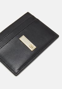 BOSS ARIELL SET - Raktų pakabukas - black