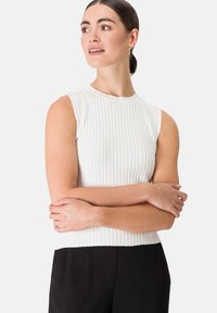 zero MIT RUNDHALSAUSSCHNITT - Felső - offwhite