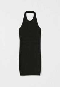 Černé midi šaty s žebrovaným vzorem, vysokým límcem a odhaleným zadním dílem. Obsahují horizontální pruhy jemných perforací pro dodání textury a designu.