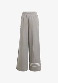 Niewybrane, grey three grey one