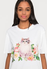 Monki T-shirt estampada - white light