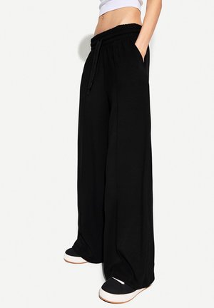 Bershka, Jogginghose - black