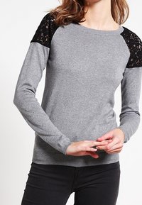 mint&berry Sweter