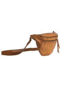 Marsupio in pelle color terracotta, caratterizzato da un design curvo, una tracolla regolabile e due tasche con zip sulla parte anteriore. Texture liscia.