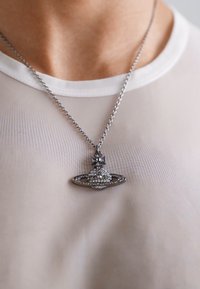 Vivienne Westwood KIKA PENDANT UNISEX - Ogrlica - silver-coloured