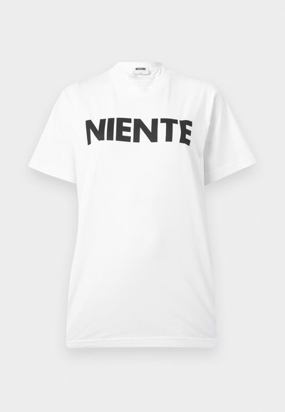 Λευκό κοντομάνικο t-shirt Moschino με μαύρο έντονο κείμενο "NIENTE" στο στήθος, λαιμόκοψη με στρογγυλή λαιμόκοψη και άνετη εφαρμογή.