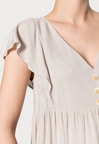 NAF NAF Freizeitkleid - off-white