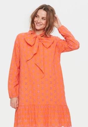 DAFNESZ  - Vestido informal - firecracker