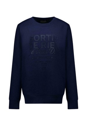 Navy blauwe crewneck sweatshirt met reliëf Franse tekst en geribde manchetten en zoom, van voren getoond op een witte achtergrond.