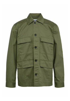 Giacca militare verde oliva realizzata in tessuto resistente. Presenta una chiusura con bottoni, due tasche sul petto e un colletto. Design semplice senza motivi.