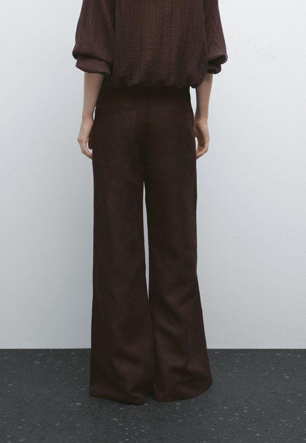 FLARE FIT WITH SEAMS - Trousers3