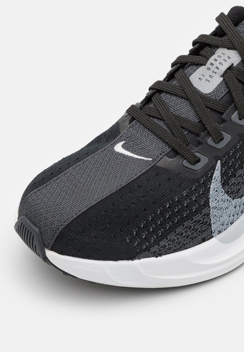 Nike Performance PEGASUS PLUS Scarpe da corsa su strada black