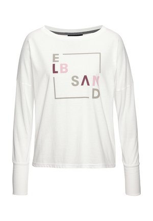 Weißes langärmliges Baumwoll-T-Shirt mit einem rechteckigen Grafikdesign, das den Text "ELB SAND" in Pink, Maroon und Grau zeigt.