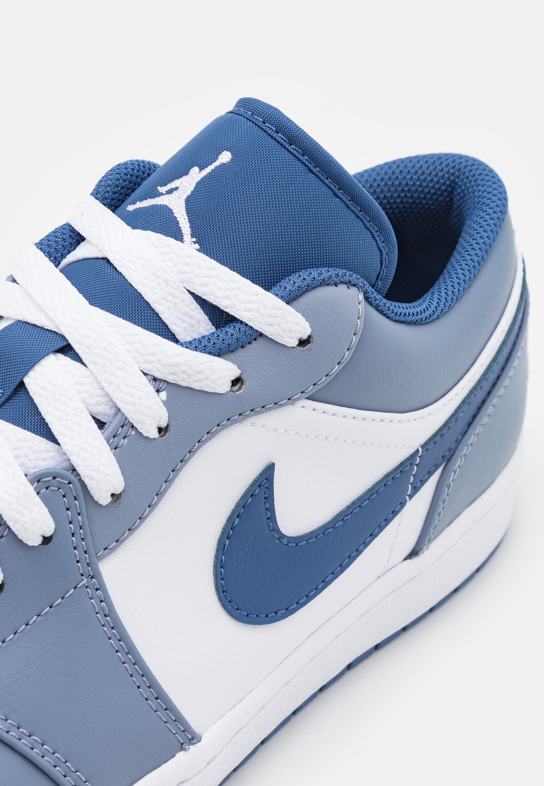 Jordan AIR JORDAN 1 - Sneakers laag - ashen slate/white/mystic navy/wit -  Zalando.nl