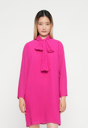 YASRAMA TIE NECK DRESS - Robe de jour - rose violet