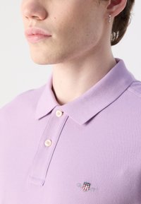 GANT REGULAR FIT - Bluză polo - orchid lilac
