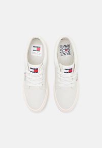 Tommy Jeans SKATE DERBY  - Joggesko - white