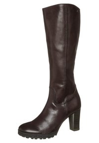 Bota de cuero marrón hasta la rodilla con punta redonda, superficie texturada y tacón cuadrado. Presenta costuras contrastantes y detalles de suela de goma.