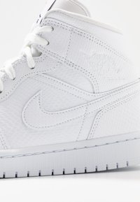 Jordan AIR JORDAN 1 MID - Høye joggesko - white/black
