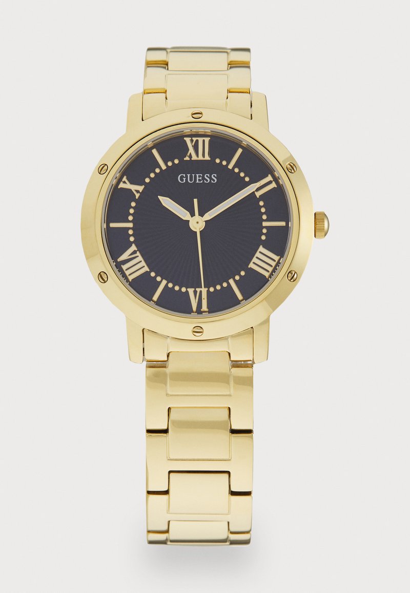 Montre-bracelet en or avec un boîtier rond, un cadran noir, des index en chiffres romains et un bracelet en maillons métalliques. Présente des accents en or simples et une couronne.