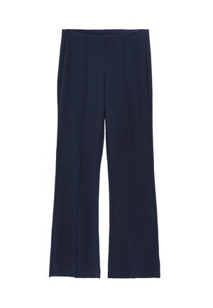 Pantalon évasé bleu marine en tissu doux, avec des détails de coutures verticales et une ceinture haute. Texture lisse sans ornements.