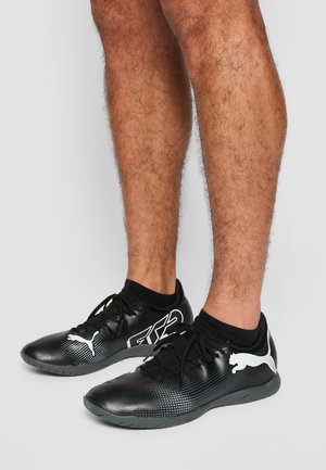 FUTURE 7 PLAY IT - Indoor football boots - black/white