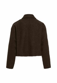 Veste courte marron foncé en tissu texturé, avec un col classique et des coutures d'épaule tombantes, offrant un design sobre à l'arrière.