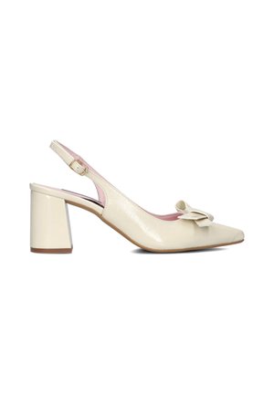 Romige slingback hakken met een glanzende afwerking, vierkanthoogte en decoratieve strikaccent. Chunky blokhak en roze voering aan de binnenkant.