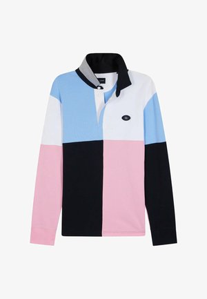 Polo à manches longues avec col, présentant des blocs de couleurs bleu clair, blanc, rose et noir ; matériau en coton doux et détail de logo subtil.