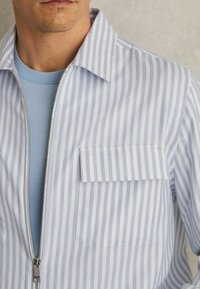 Reiss REGULAR FIT - Cămașă - white soft blue