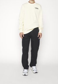 New Balance Sudadera - off-white